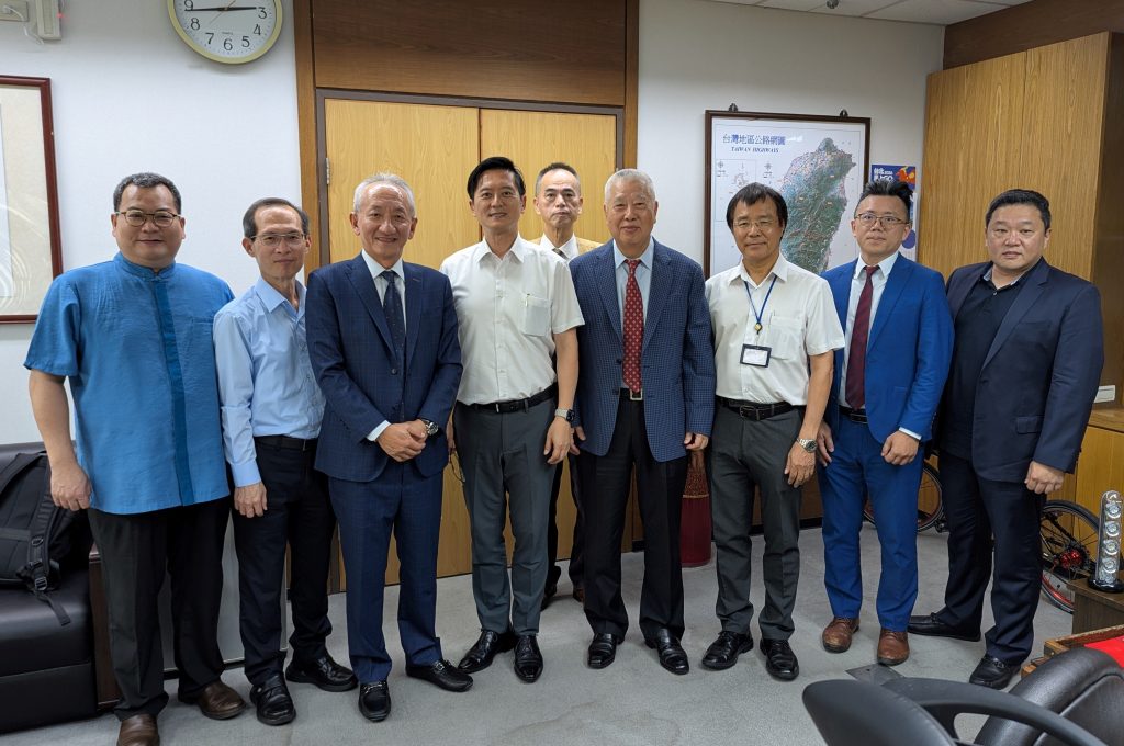 台北市海運承攬運送公會拜會交通部運輸研究所陳賓權副所長合影